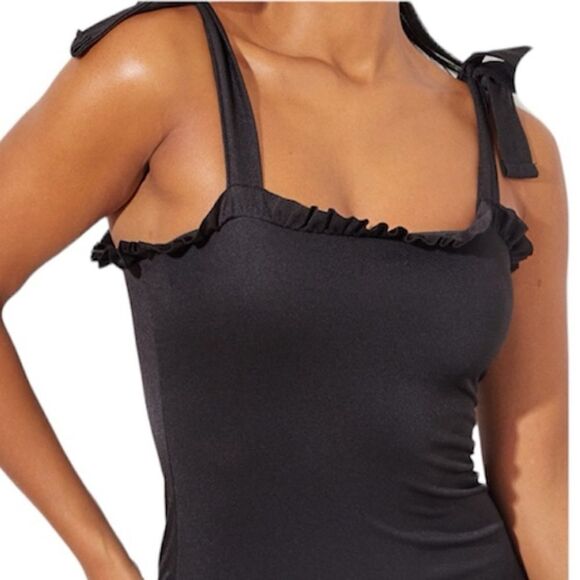 PrettyLittleThing Sexy Black Bodycon Dress - Picture 3 of 8